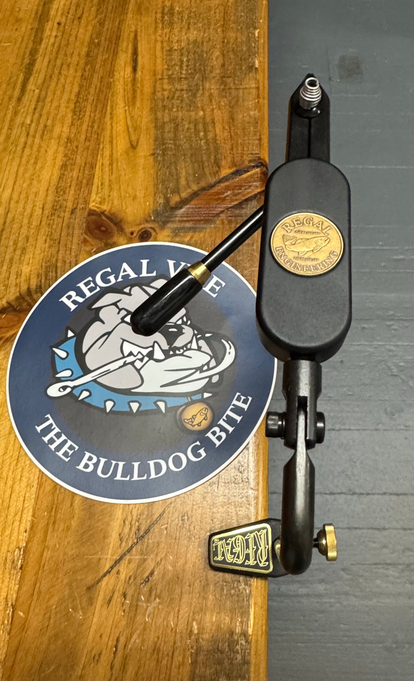 MEDALLION VISE Regular Head and C-clamp