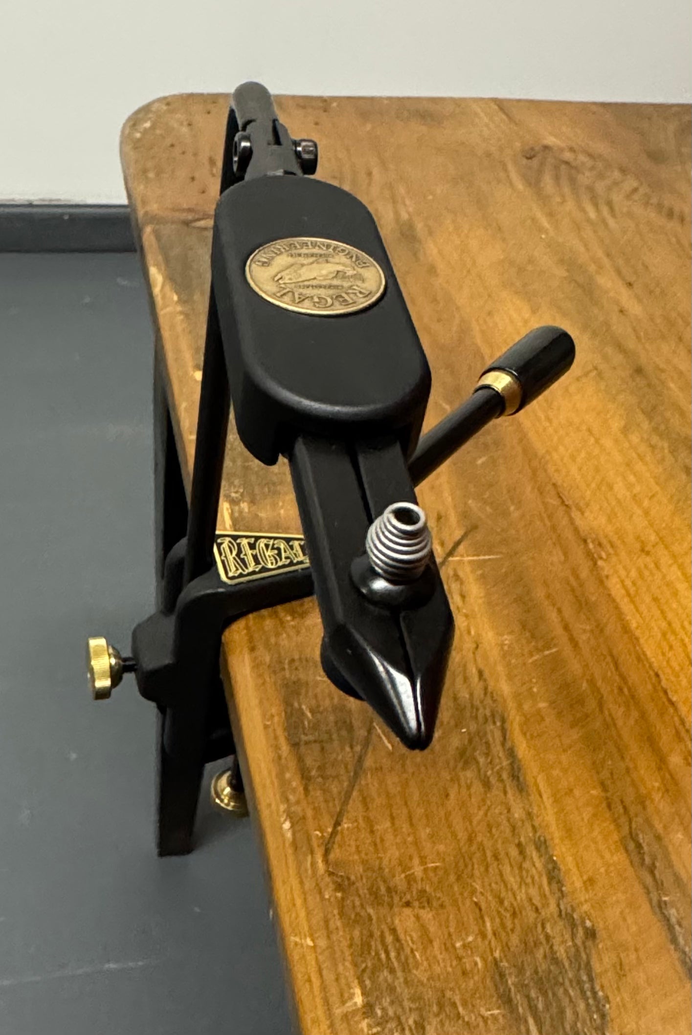Regal Vise